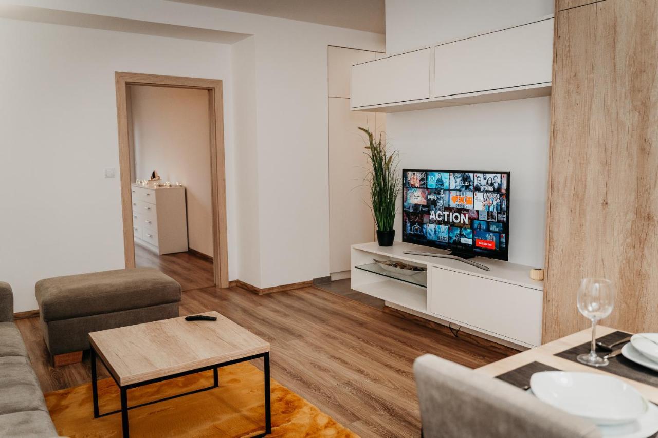 Old Town City Center Apartment 2 - Private Parking Included Košice Exterior foto